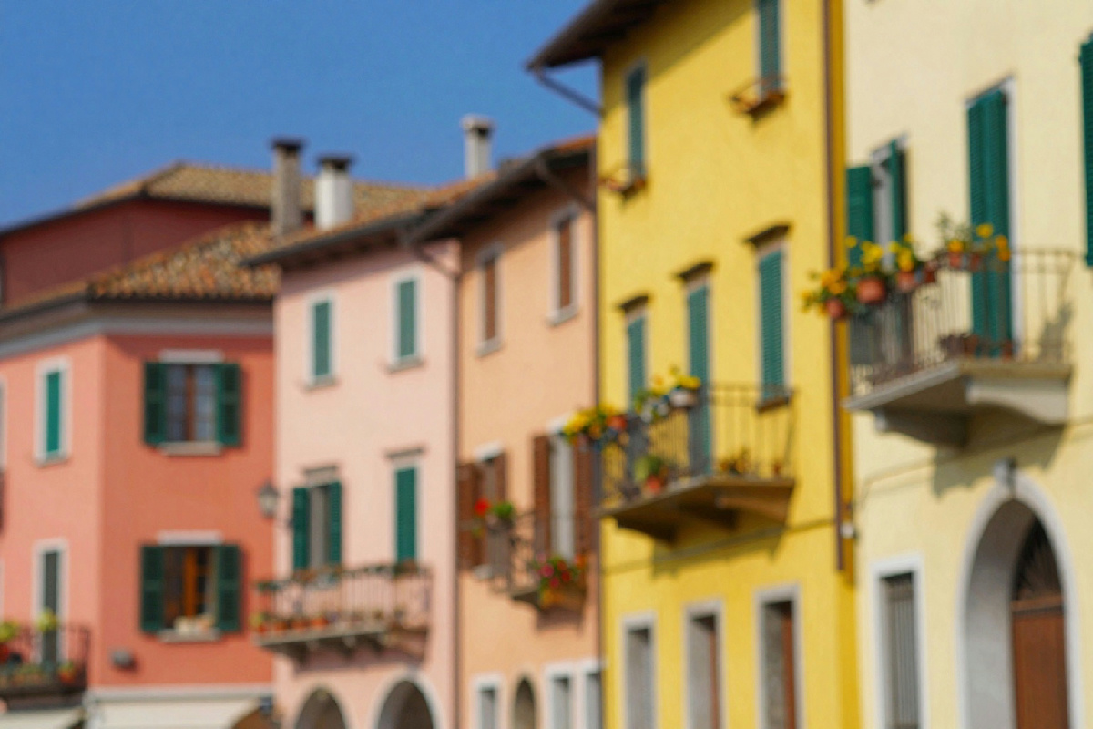 Un viaggio tra colori, fascino e storia: il borgo più economico da prenotare per Pasqua